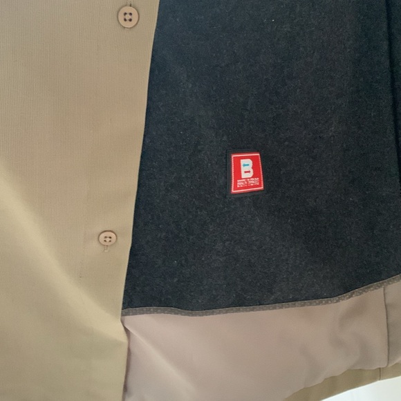 Sanyo Trench Coat. Size 40R. Removable lining. Great condition - Picture 3 of 10